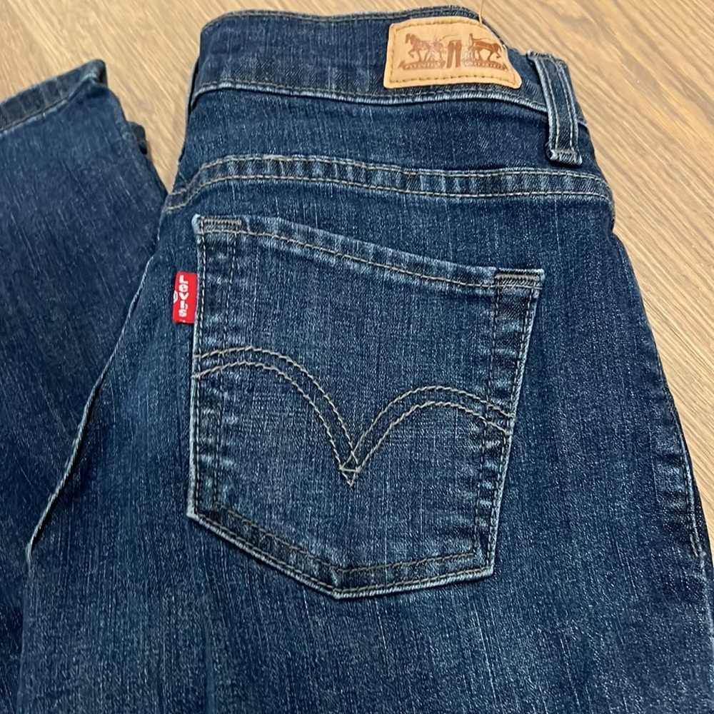 Levi’s Bootcut size 6 jeans